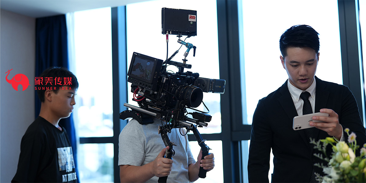 镜头语言在商业拍摄中的运用:如何用推拉摇移为产品“注入灵魂”(图1) 镜头语言在商业拍摄中的运用:如何用推拉摇移为产品“注入灵魂”(图1)